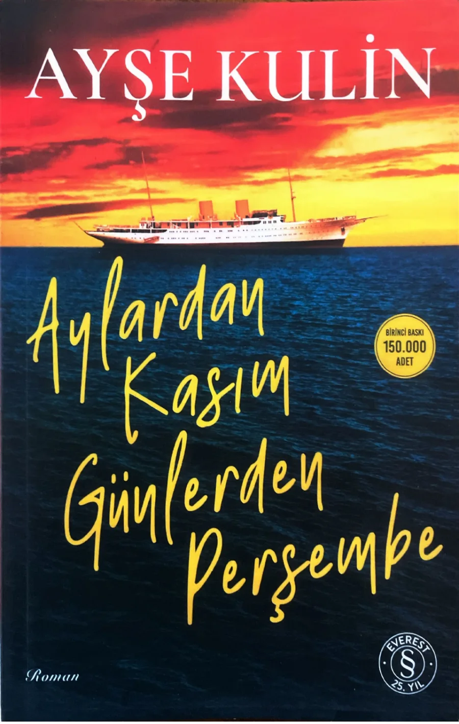 Aylardan Kasım Günlerden Perşembe kapak görseli