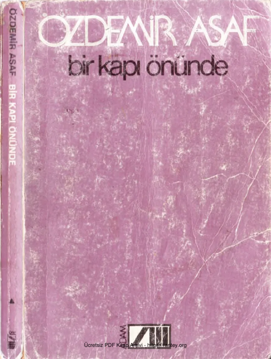 Bir Kapı Önünde Adam kapak görseli