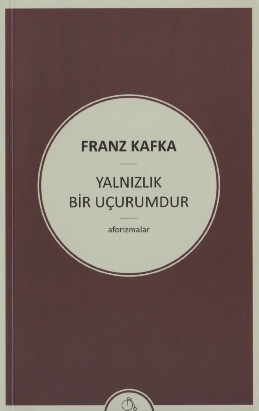 Yalnızlık Bir Uçurumdur kapak görseli