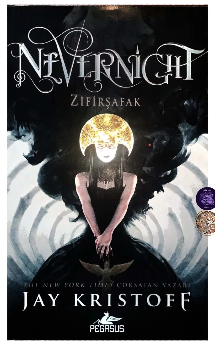 Nevernight 3: Zifirşafak kapak görseli